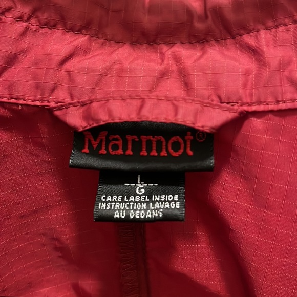 Marmot dark red rain jacket. Size L. Great condition, lightly used. - Picture 4 of 4